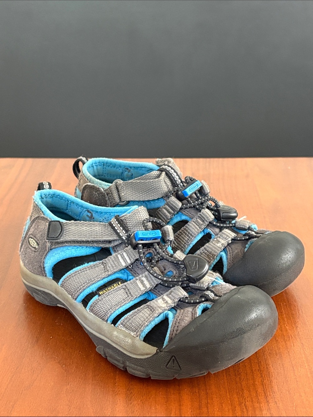 Keen Boy's size 12